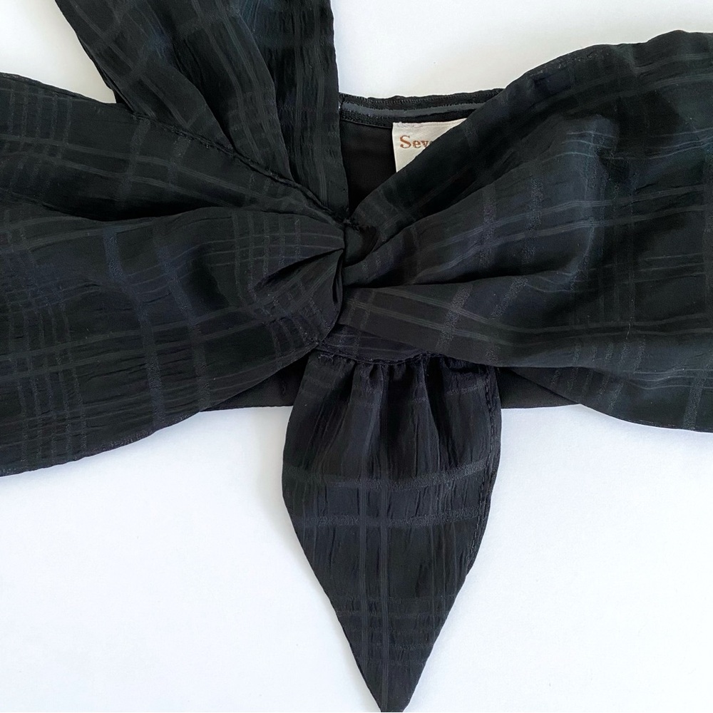 SEVEN WONDERS BLACK MARBELLA SINGLE STRAP FRONT KNOT CROP TOP - Picture 4 of 9
